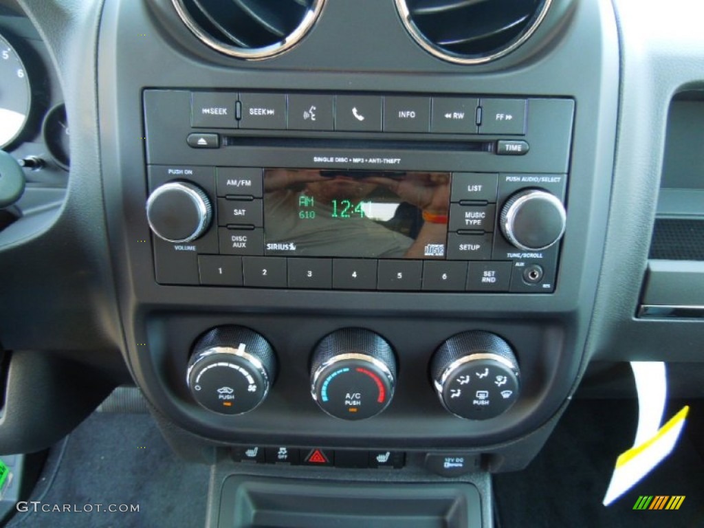 2012 Jeep Patriot Latitude 4x4 Controls Photo #66867830