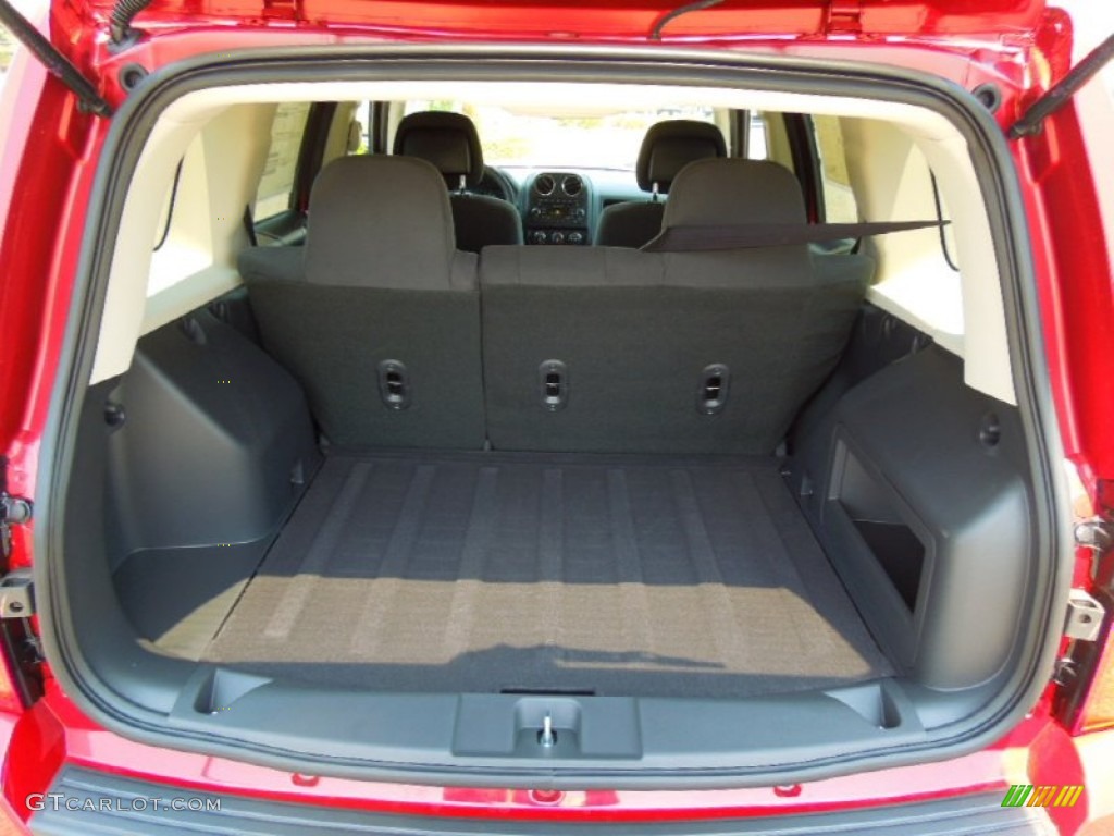 2012 Jeep Patriot Latitude 4x4 Trunk Photo #66867863