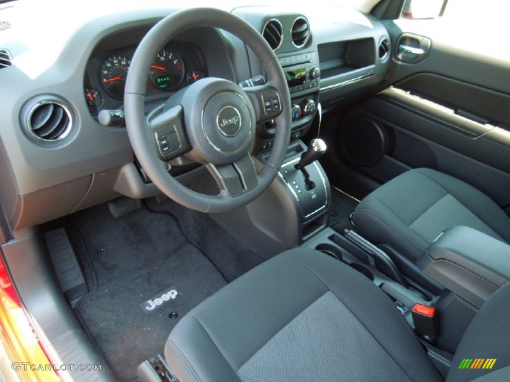 Dark Slate Gray Interior 2012 Jeep Patriot Latitude 4x4 Photo #66867914