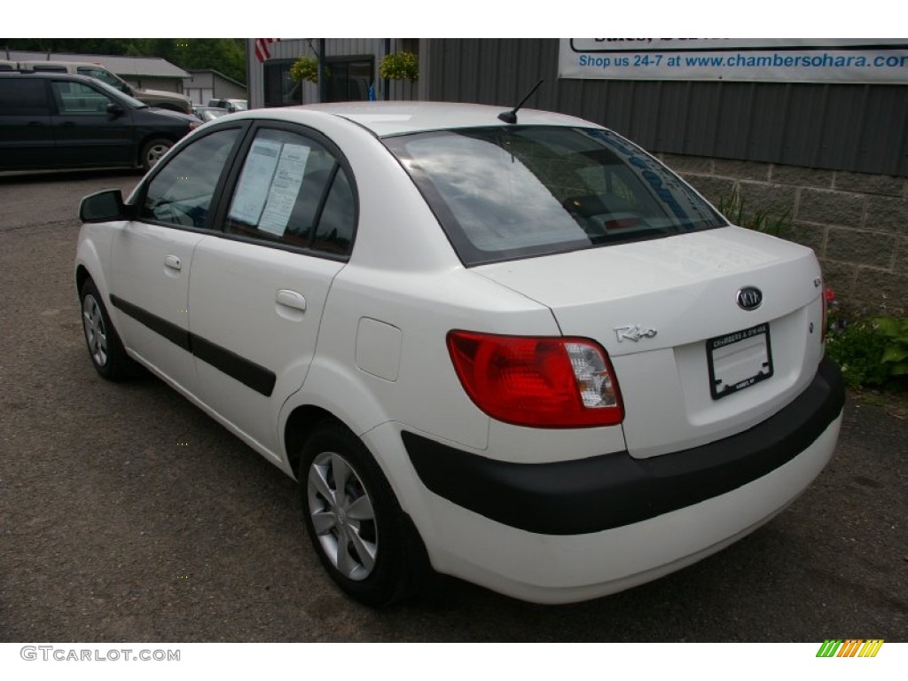 2007 Rio LX Sedan - White / Gray photo #8