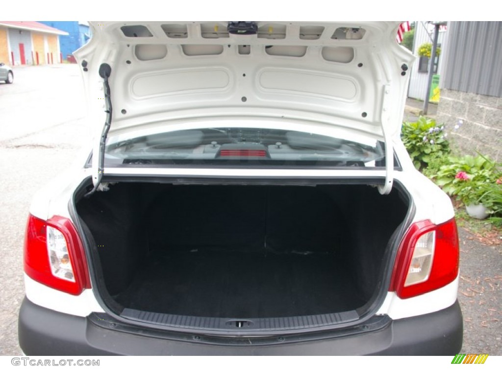 2007 Rio LX Sedan - White / Gray photo #10