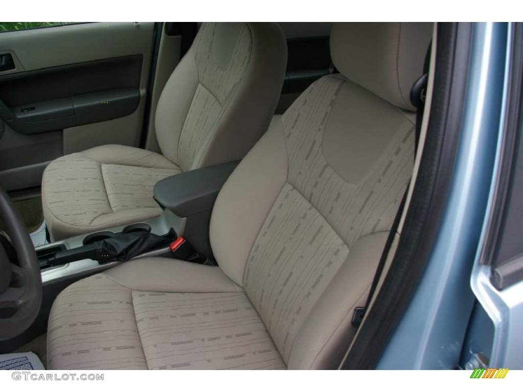 2009 Focus SE Sedan - Light Ice Blue Metallic / Medium Stone photo #3