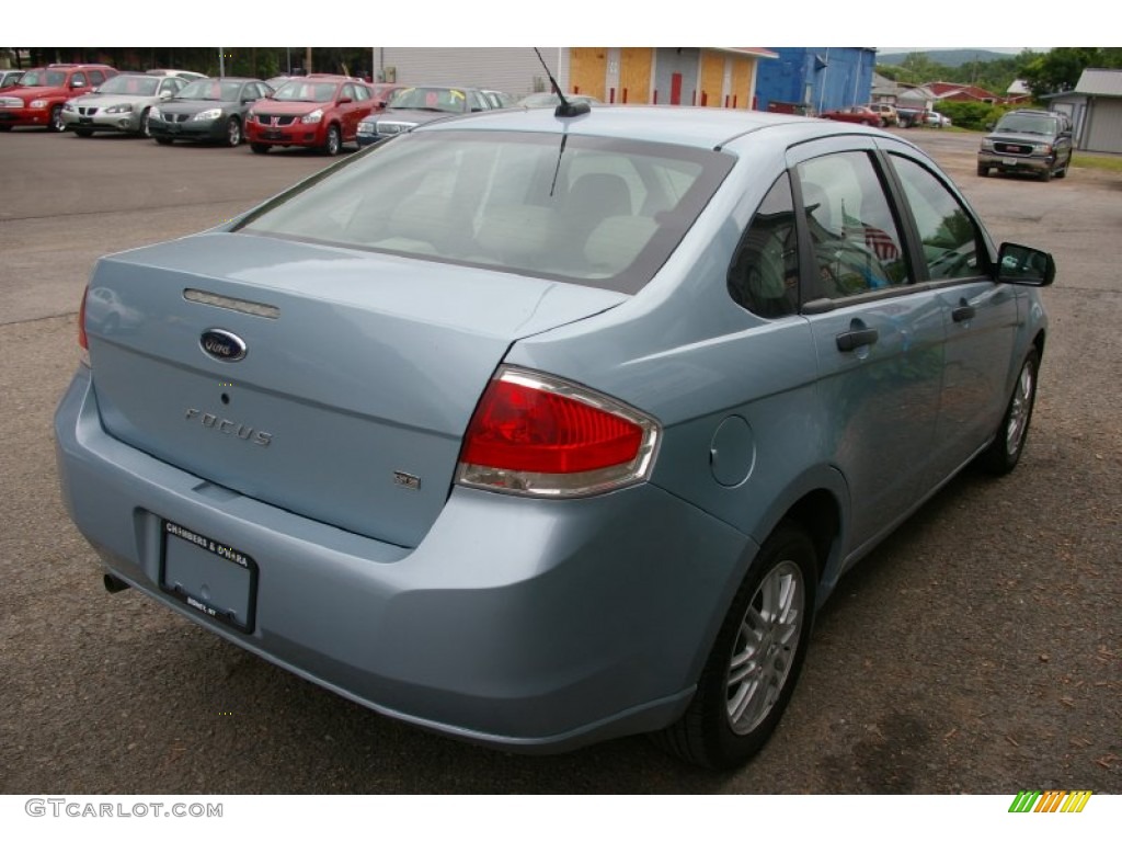 2009 Focus SE Sedan - Light Ice Blue Metallic / Medium Stone photo #15