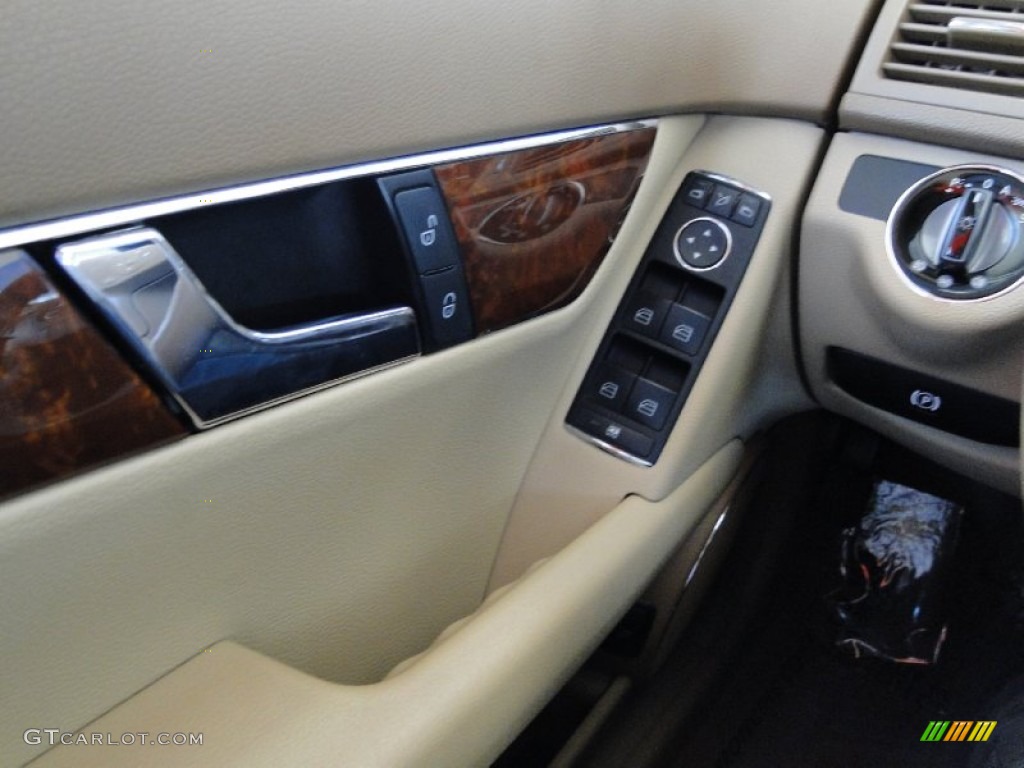 2008 Mercedes-Benz C 300 4Matic Sport Controls Photo #66873158