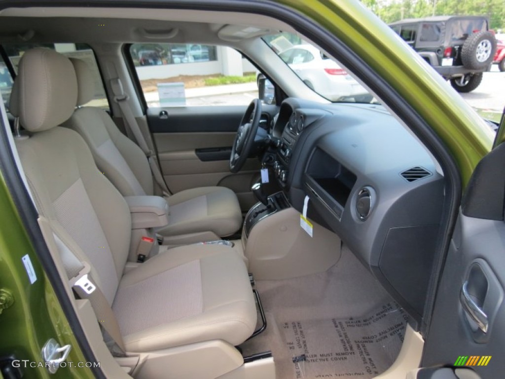 2012 Patriot Sport - Rescue Green Metallic / Dark Slate Gray/Light Pebble Beige photo #14