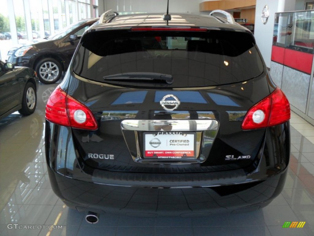 2011 Rogue SL AWD - Wicked Black / Black photo #4