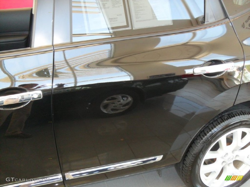 2011 Rogue SL AWD - Wicked Black / Black photo #21