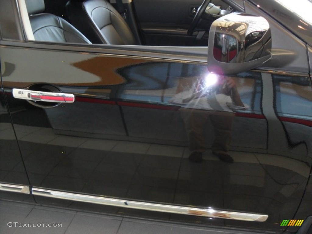 2011 Rogue SL AWD - Wicked Black / Black photo #23