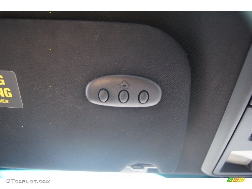 2004 LS V8 - Black Clearcoat / Black photo #42