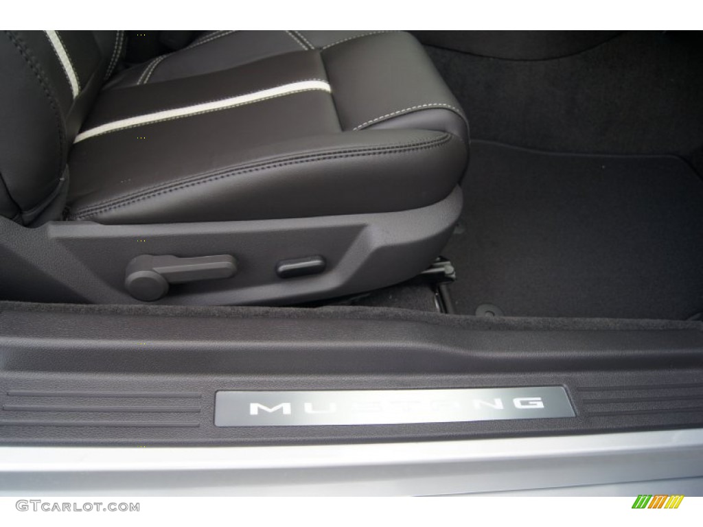 2013 Mustang GT Premium Convertible - Ingot Silver Metallic / Charcoal Black/Cashmere Accent photo #11