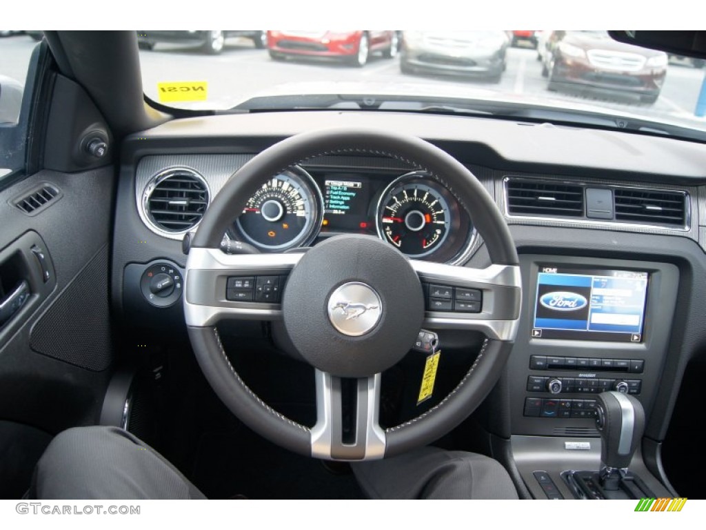 2013 Ford Mustang GT Premium Convertible Charcoal Black/Cashmere Accent Steering Wheel Photo #66879305