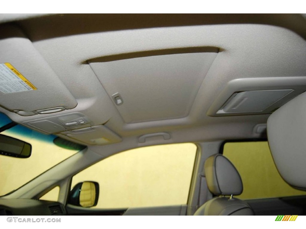 2011 Nissan Quest 3.5 LE Sunroof Photo #66880091