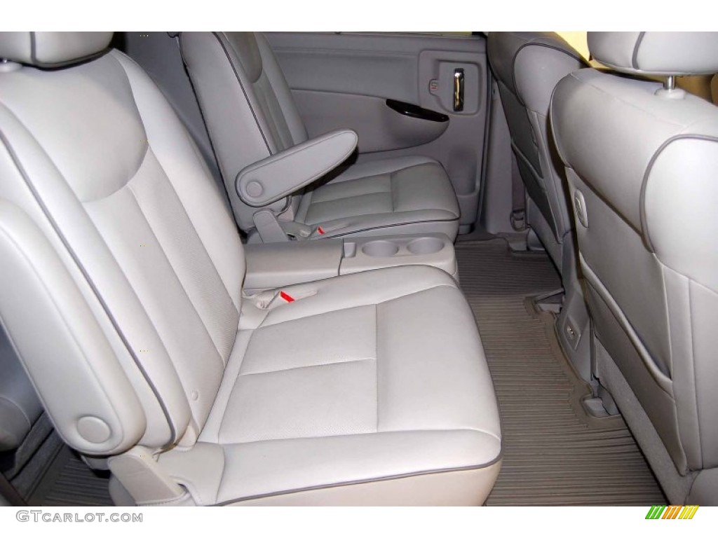 2011 Nissan Quest 3.5 LE Rear Seat Photo #66880109