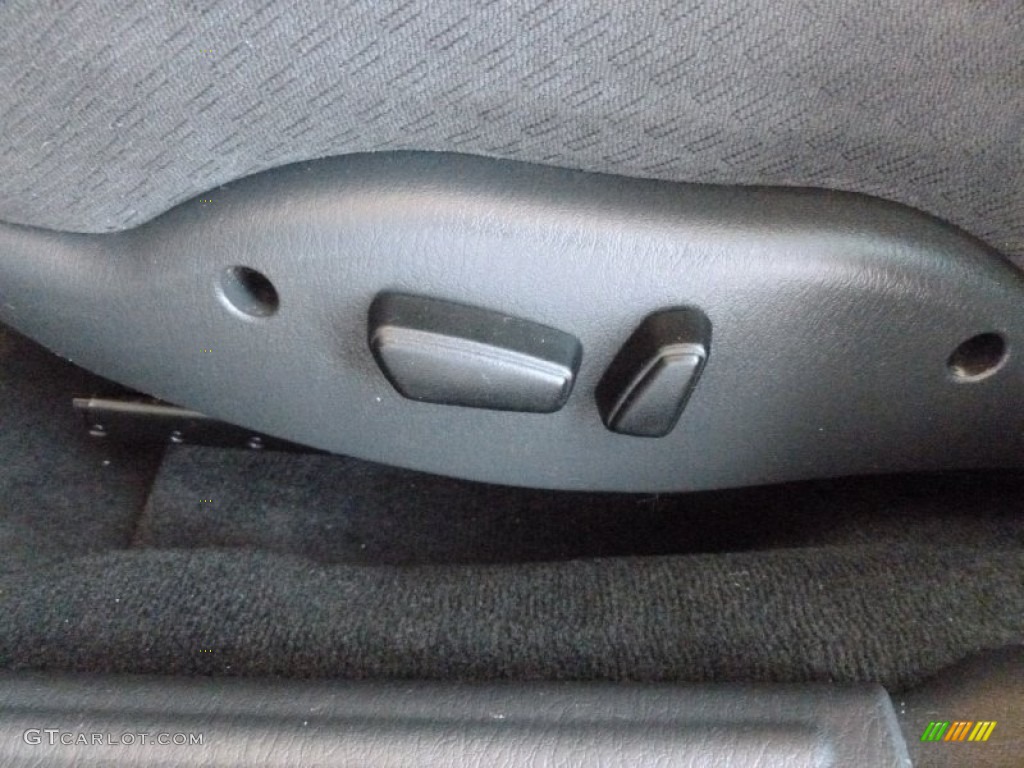 2002 Dodge Intrepid ES Controls Photo #66881360