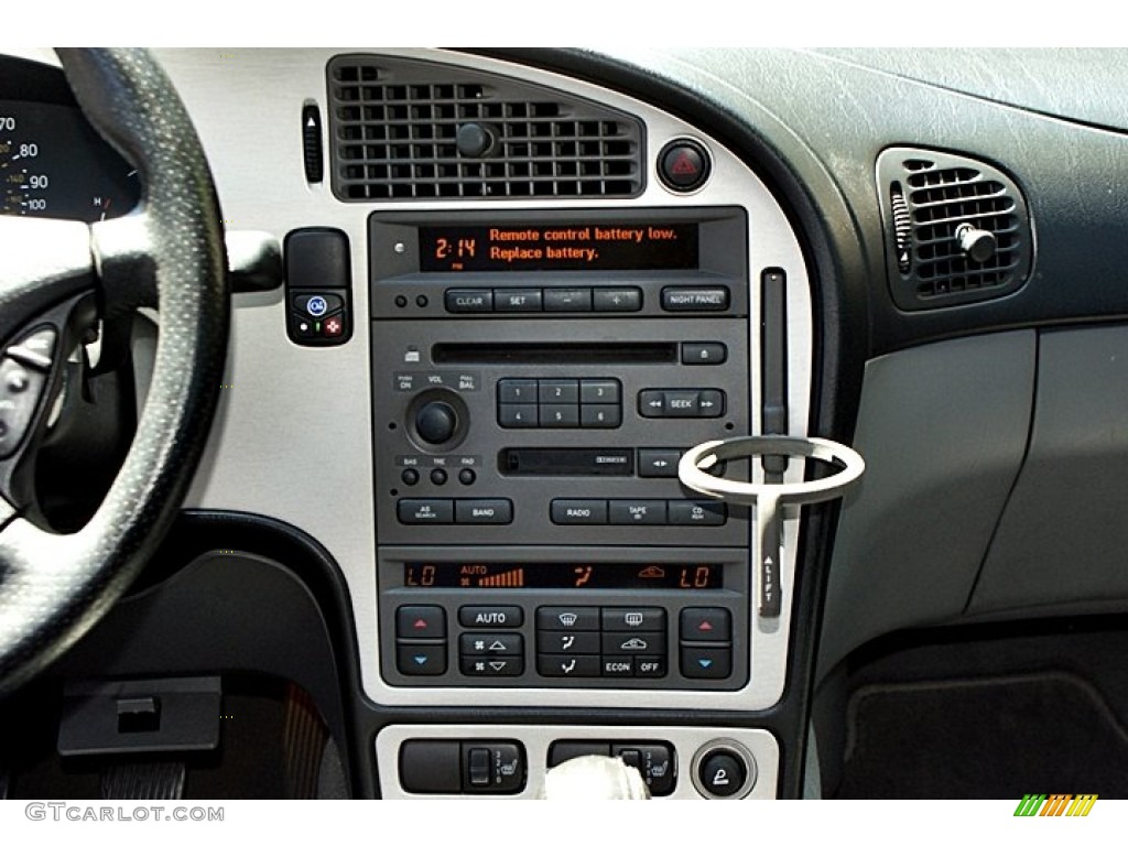 2004 Saab 9-5 Aero Sedan Controls Photo #66884449