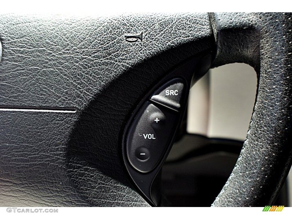 2004 Saab 9-5 Aero Sedan Controls Photo #66884500