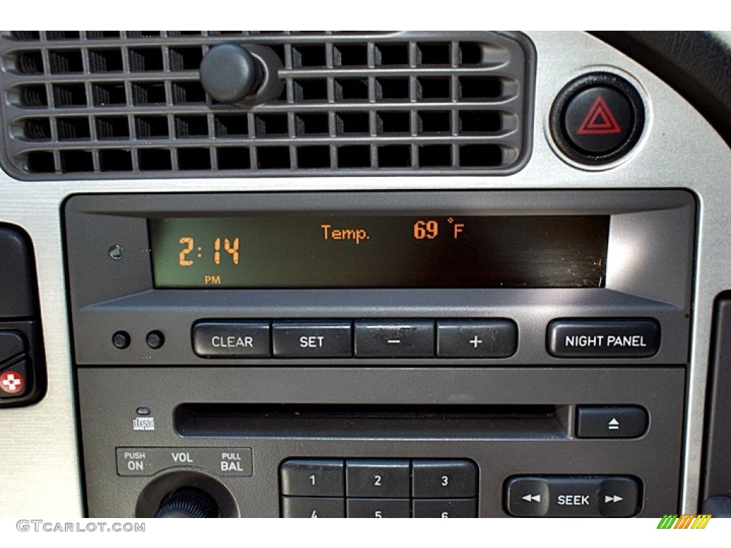 2004 Saab 9-5 Aero Sedan Audio System Photo #66884512