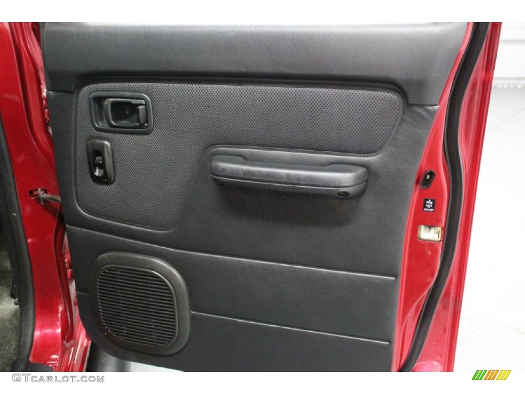 2002 Nissan Frontier SC Crew Cab 4x4 Charcoal Door Panel Photo #66887653