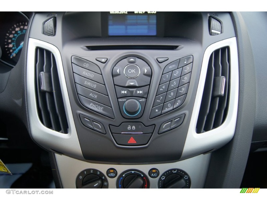 2012 Ford Focus SE Sport Sedan Controls Photo #66888442