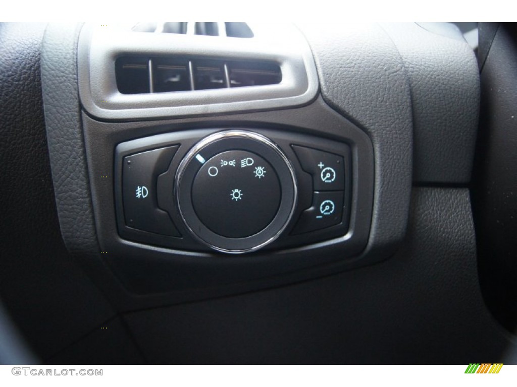 2012 Ford Focus SE Sport Sedan Controls Photo #66888496