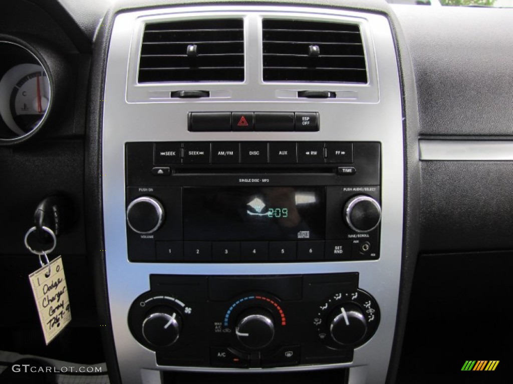 2010 Dodge Charger SXT Controls Photo #66888769