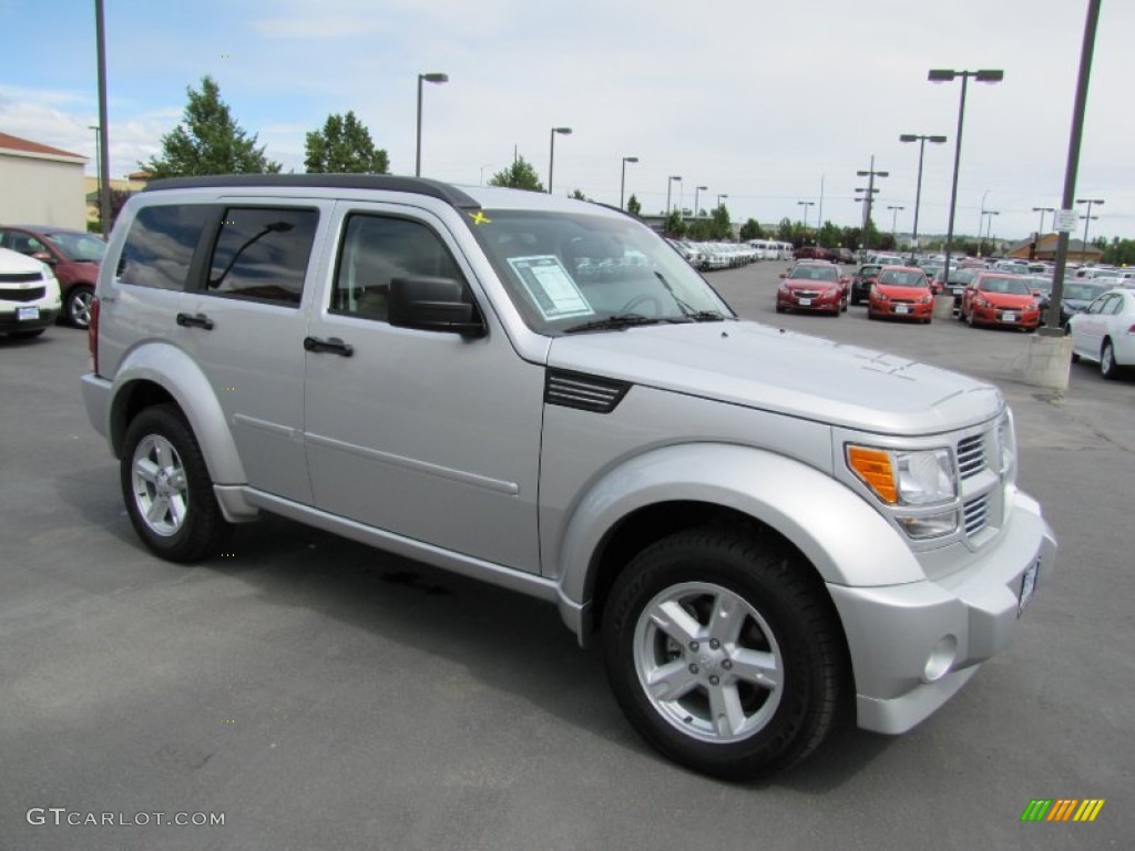 2011 Nitro SXT 4x4 - Bright Silver Metallic / Dark Slate Gray photo #1