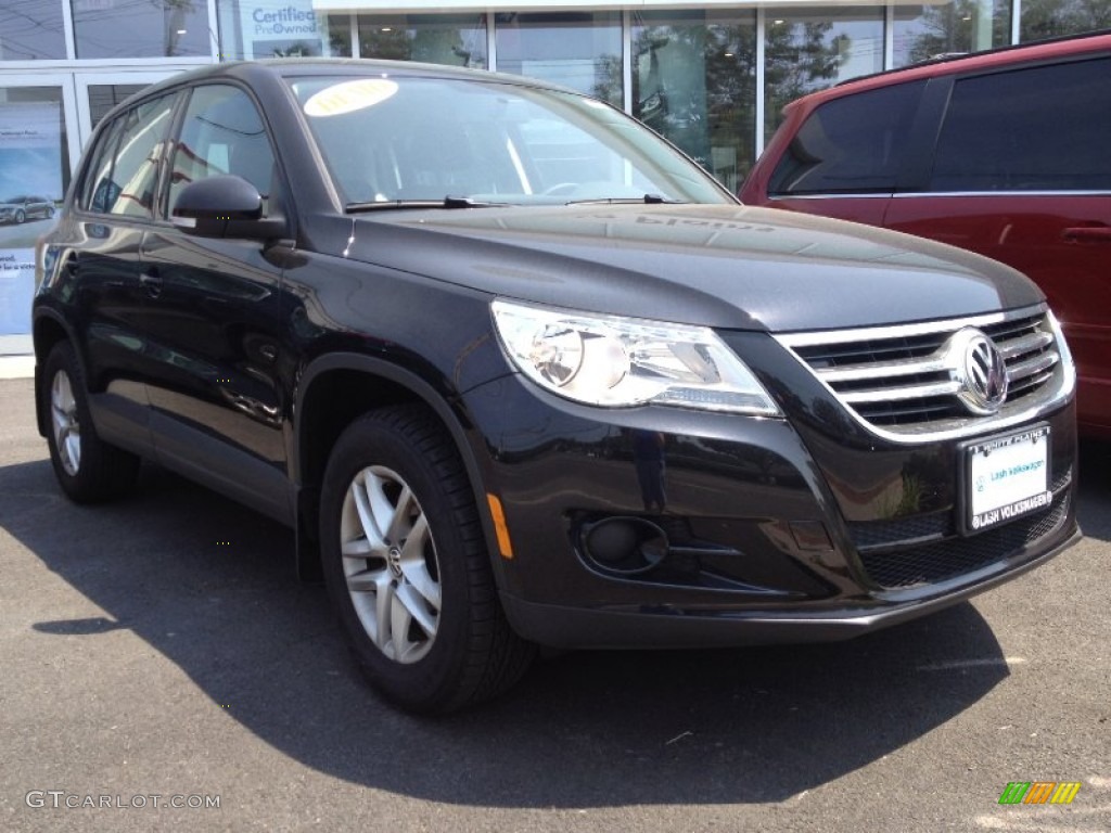 2011 Tiguan S 4Motion - Deep Black Metallic / Charcoal photo #4