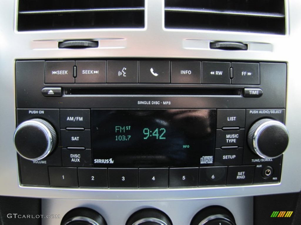 2011 Dodge Nitro SXT 4x4 Audio System Photos