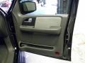 Black Clearcoat - Expedition XLT Photo No. 7