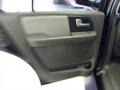 Black Clearcoat - Expedition XLT Photo No. 16