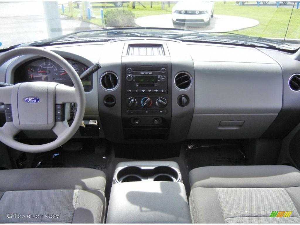 2004 F150 XLT SuperCrew - True Blue Metallic / Medium/Dark Flint photo #18