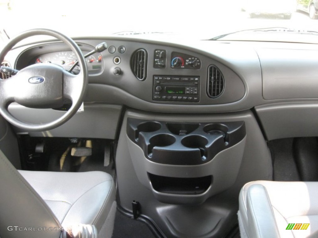 2008 Ford E Series Van E150 XL Passenger Medium Flint Dashboard Photo #66897721