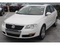 Candy White - Passat Komfort Sedan Photo No. 3