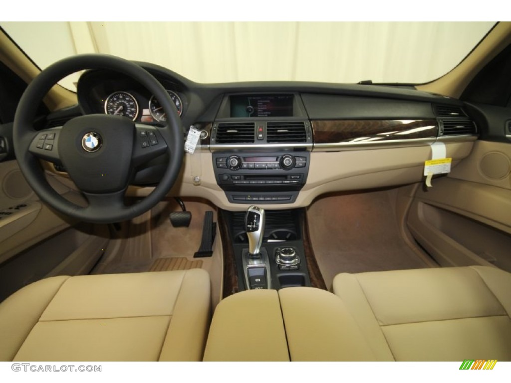 2013 BMW X5 xDrive 35i Premium Sand Beige Dashboard Photo #66902111