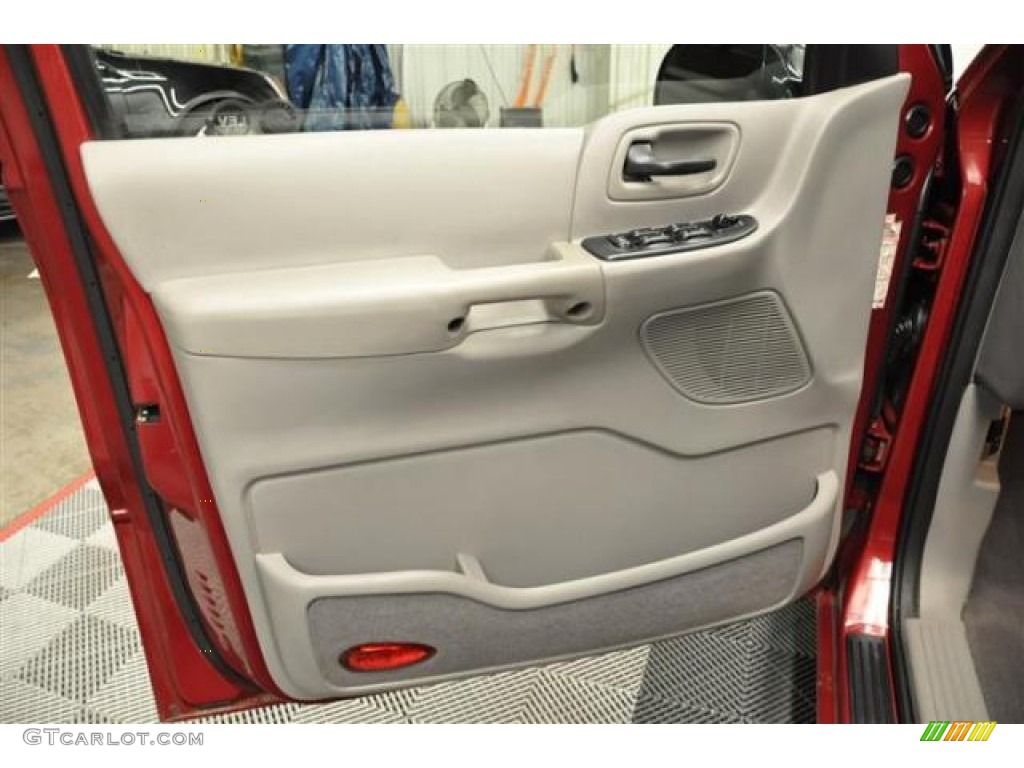 2002 Windstar LX - Matador Red Metallic / Medium Graphite Grey photo #14