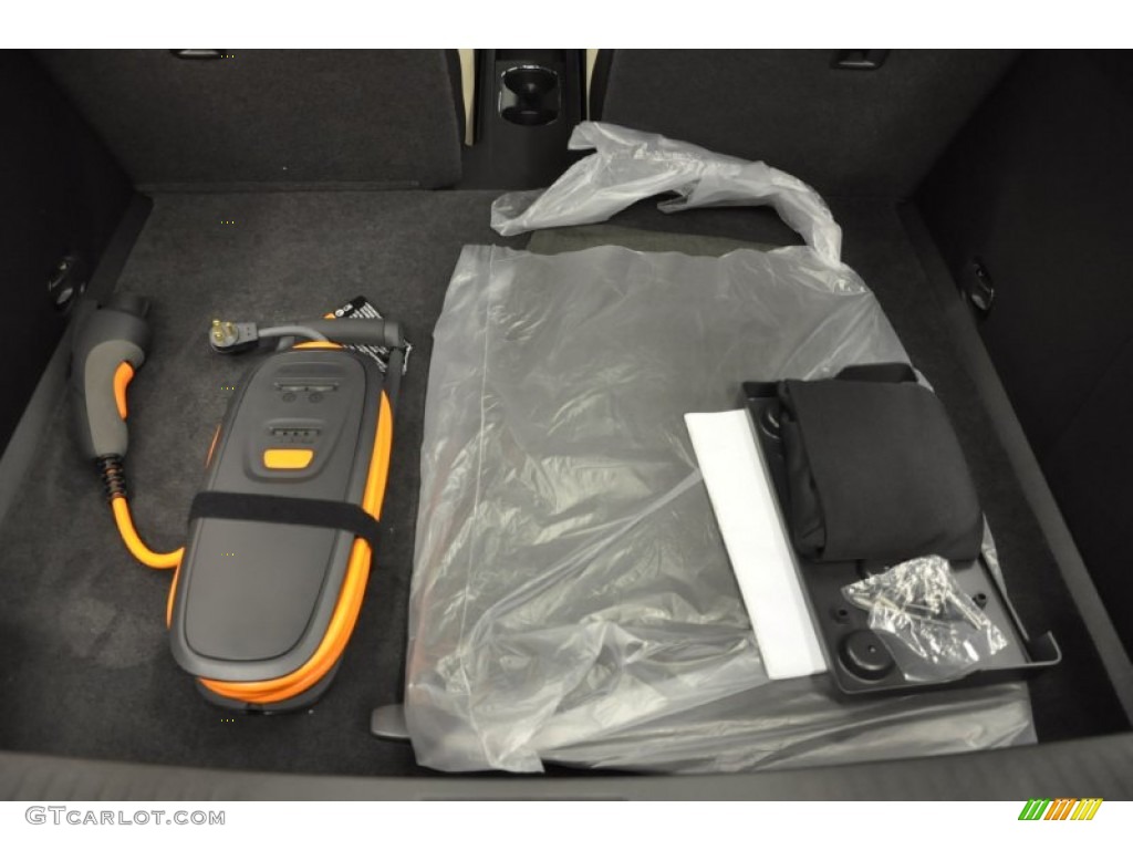 2012 Chevrolet Volt Hatchback Trunk Photo #66908716