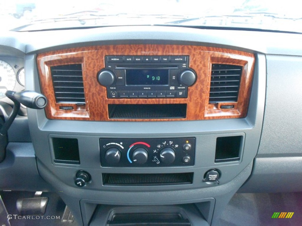 2006 Dodge Ram 2500 SLT Quad Cab Controls Photo #66911524