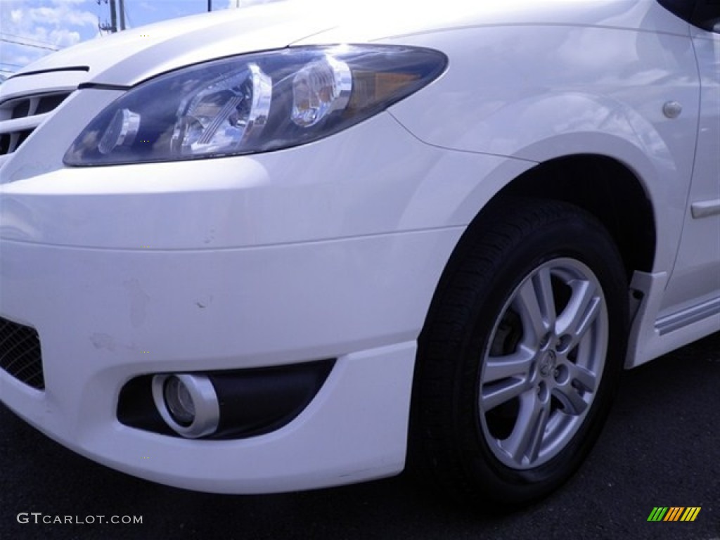 2004 MPV LX - Rally White / Beige photo #10