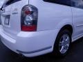 Rally White - MPV LX Photo No. 19