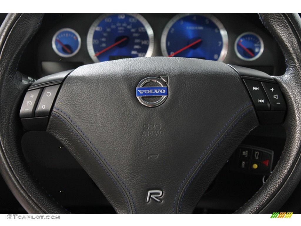 2004 Volvo S60 R AWD Nordkap Black/Blue R Metallic Steering Wheel Photo #66918430