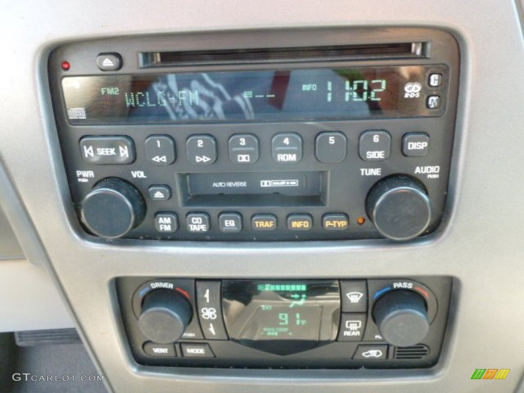 2002 Rendezvous CXL AWD - Bright White / Dark Gray photo #19