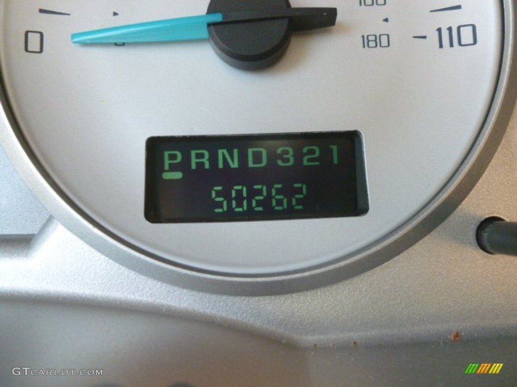 2002 Rendezvous CXL AWD - Bright White / Dark Gray photo #20