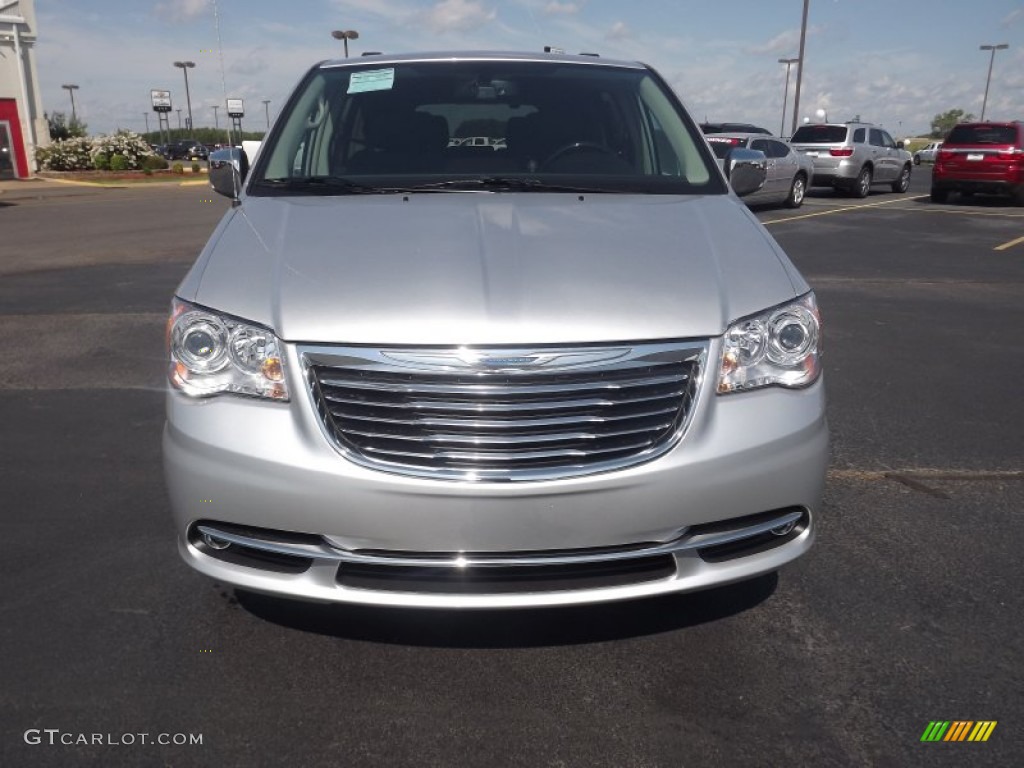 Bright Silver Metallic 2012 Chrysler Town & Country Limited Exterior Photo #66923335