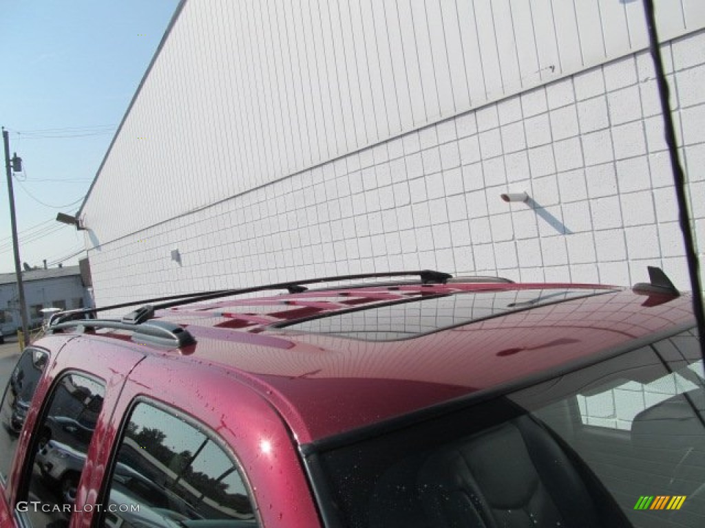 2006 Tahoe LT 4x4 - Sport Red Metallic / Tan/Neutral photo #4