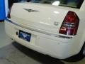 Stone White - 300 C HEMI Photo No. 8