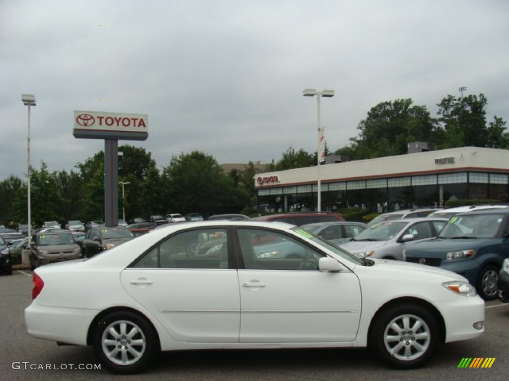 2003 Camry XLE - Super White / Taupe photo #1