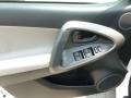 Super White - RAV4 I4 4WD Photo No. 13