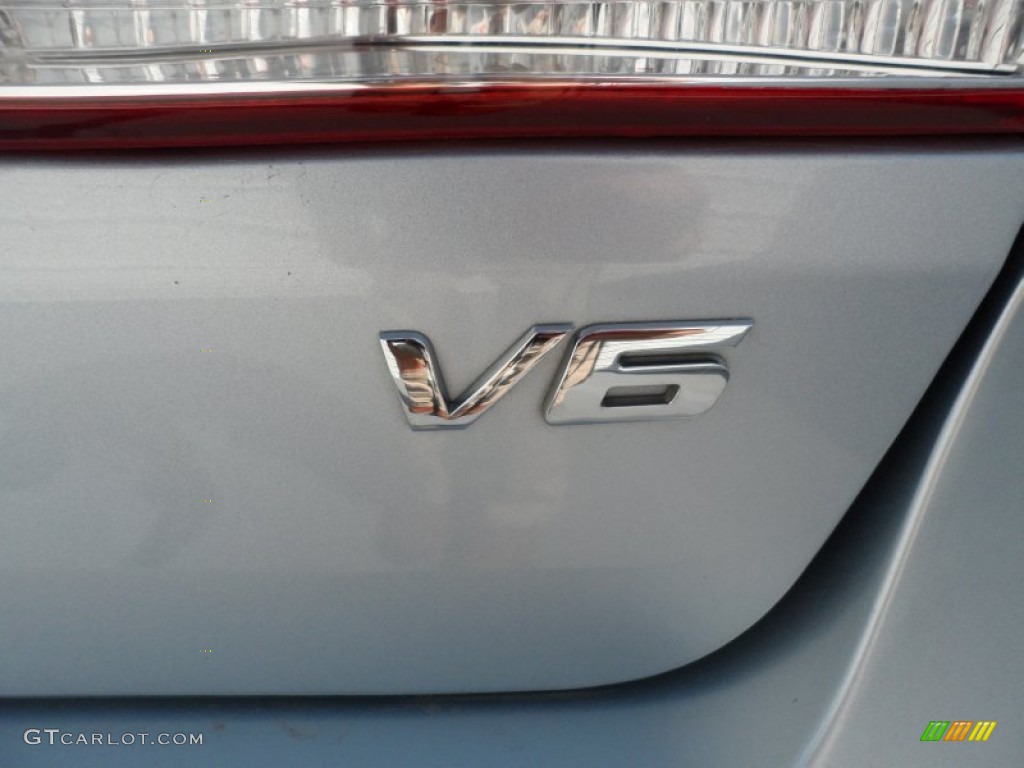 2006 Hyundai Sonata GLS V6 Marks and Logos Photos