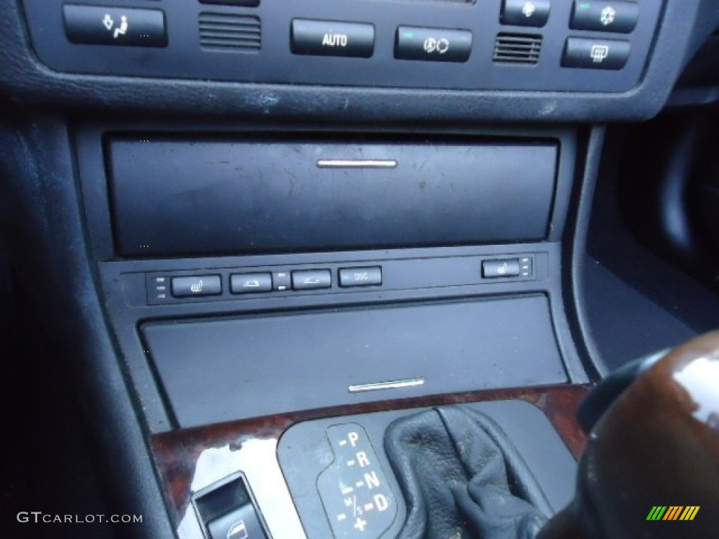 2004 3 Series 325i Convertible - Titanium Silver Metallic / Black photo #18