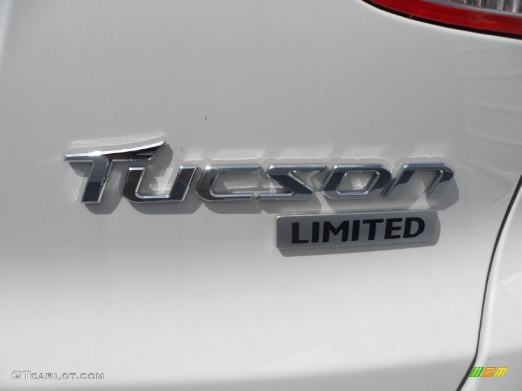 2012 Hyundai Tucson Limited Marks and Logos Photos